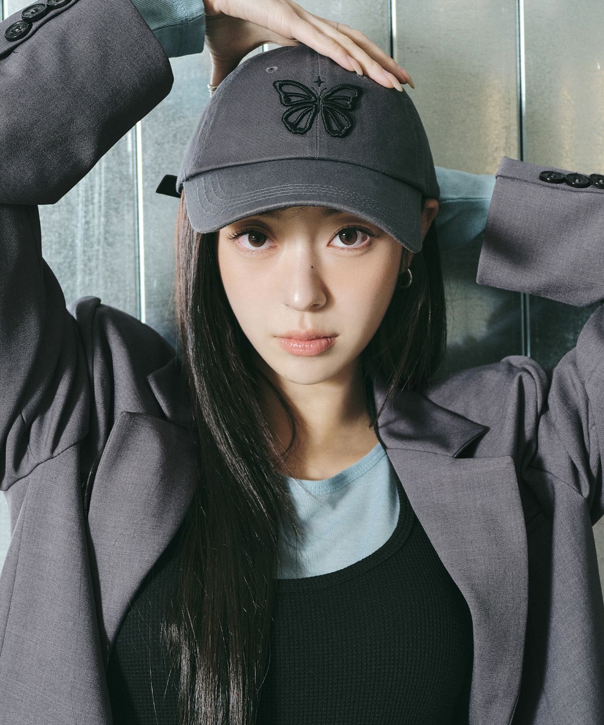 닉앤니콜(NICK&NICOLE) VINTAGE BUTTERFLY BLINK BALL CAP_CHARCOAL BLACK