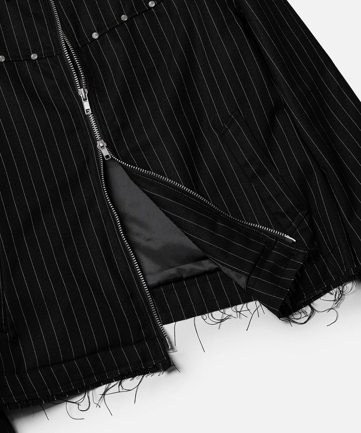 바스틱(VASTIC) 스터드 컷 오프 자켓_스트라이프