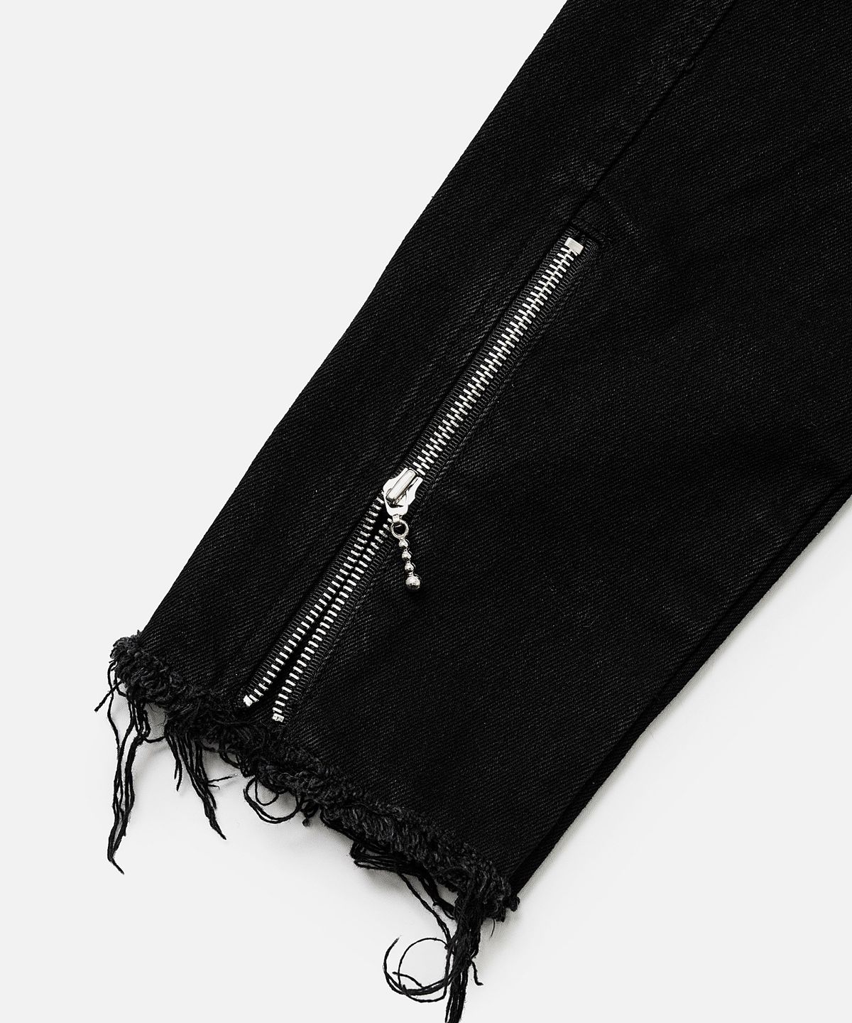 바스틱(VASTIC) 스터드 컷 오프 자켓_블랙