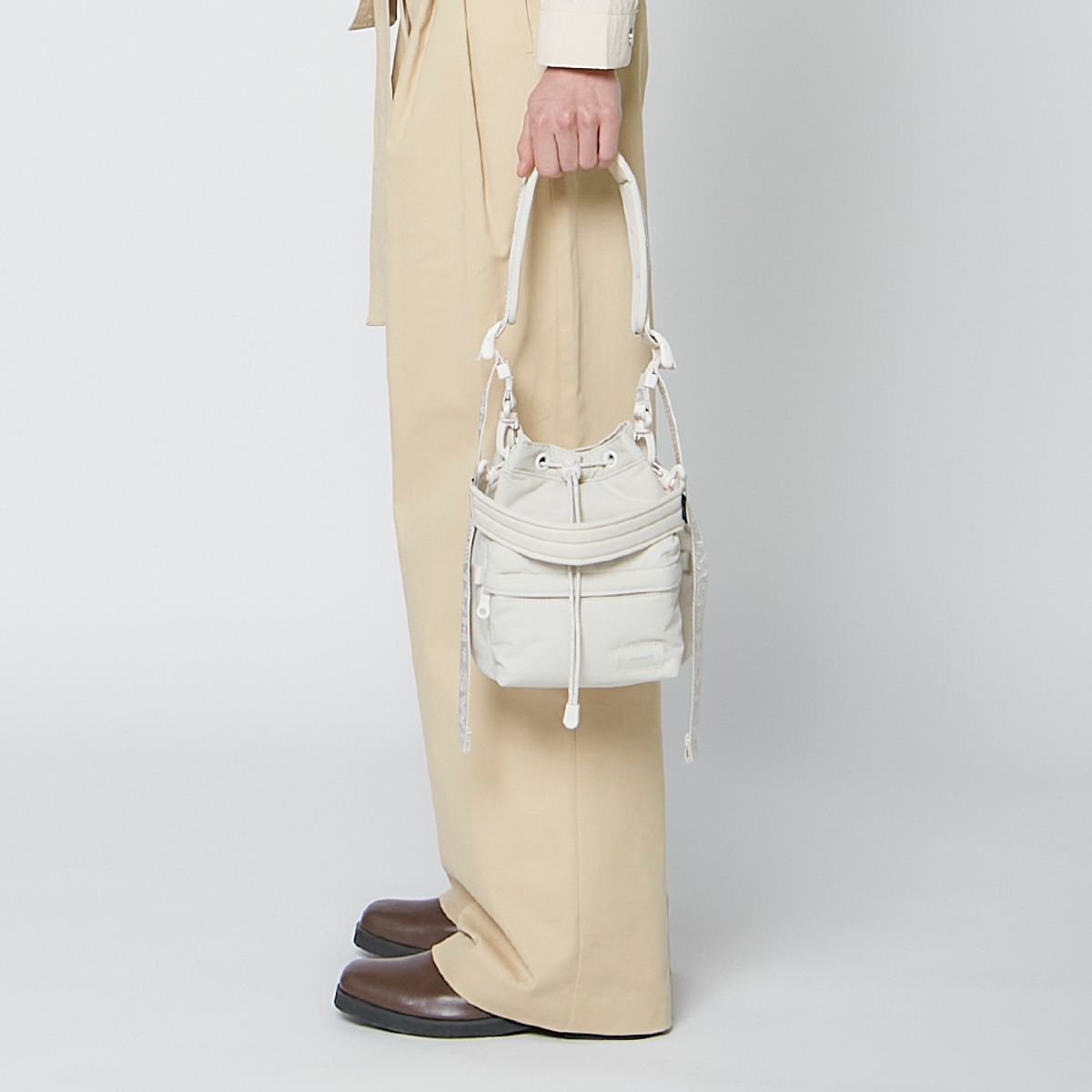 스위치(SWEETCH) CITY BOYS BUCKET BAG 002 S Cream