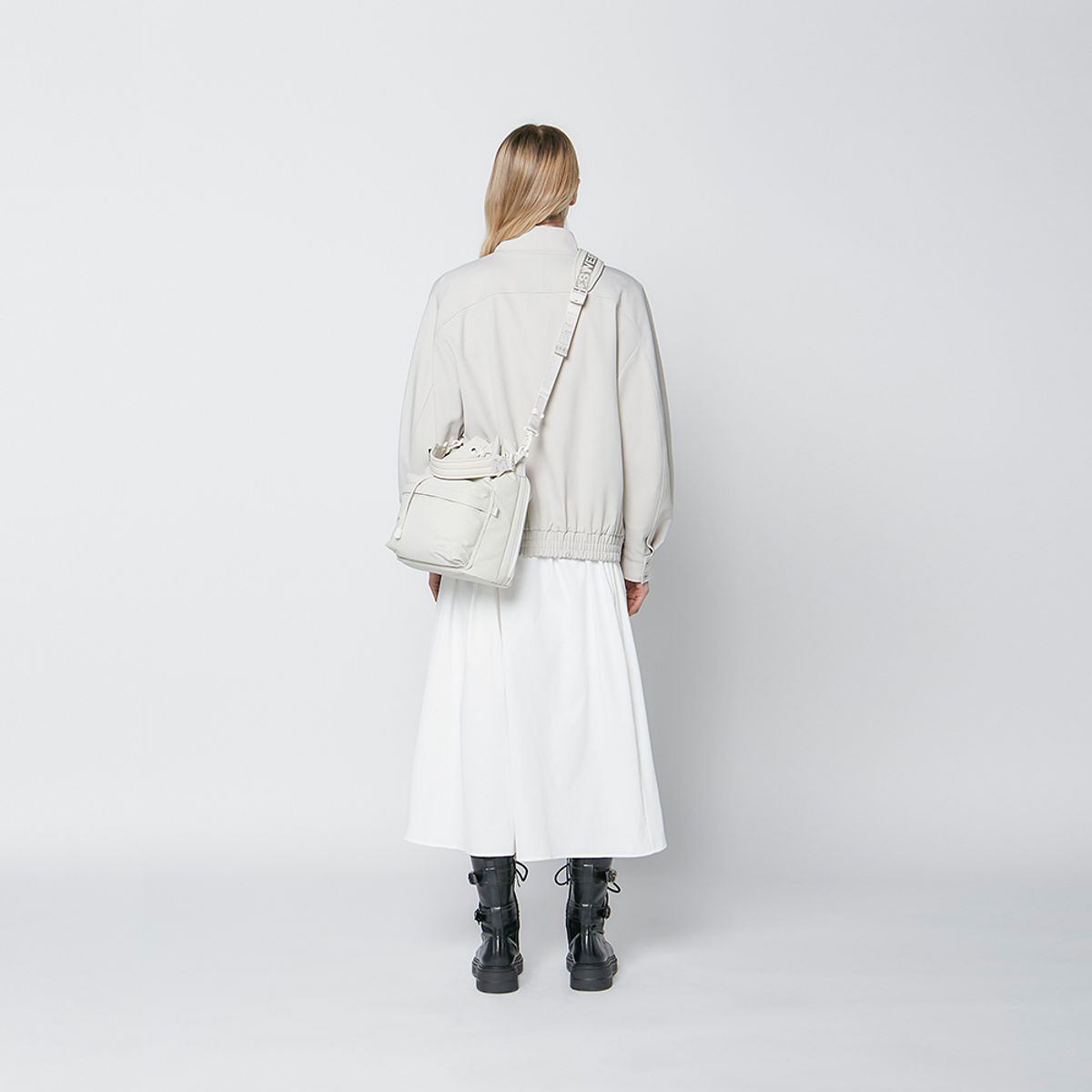 스위치(SWEETCH) CITY BOYS BUCKET BAG 002 M Cream