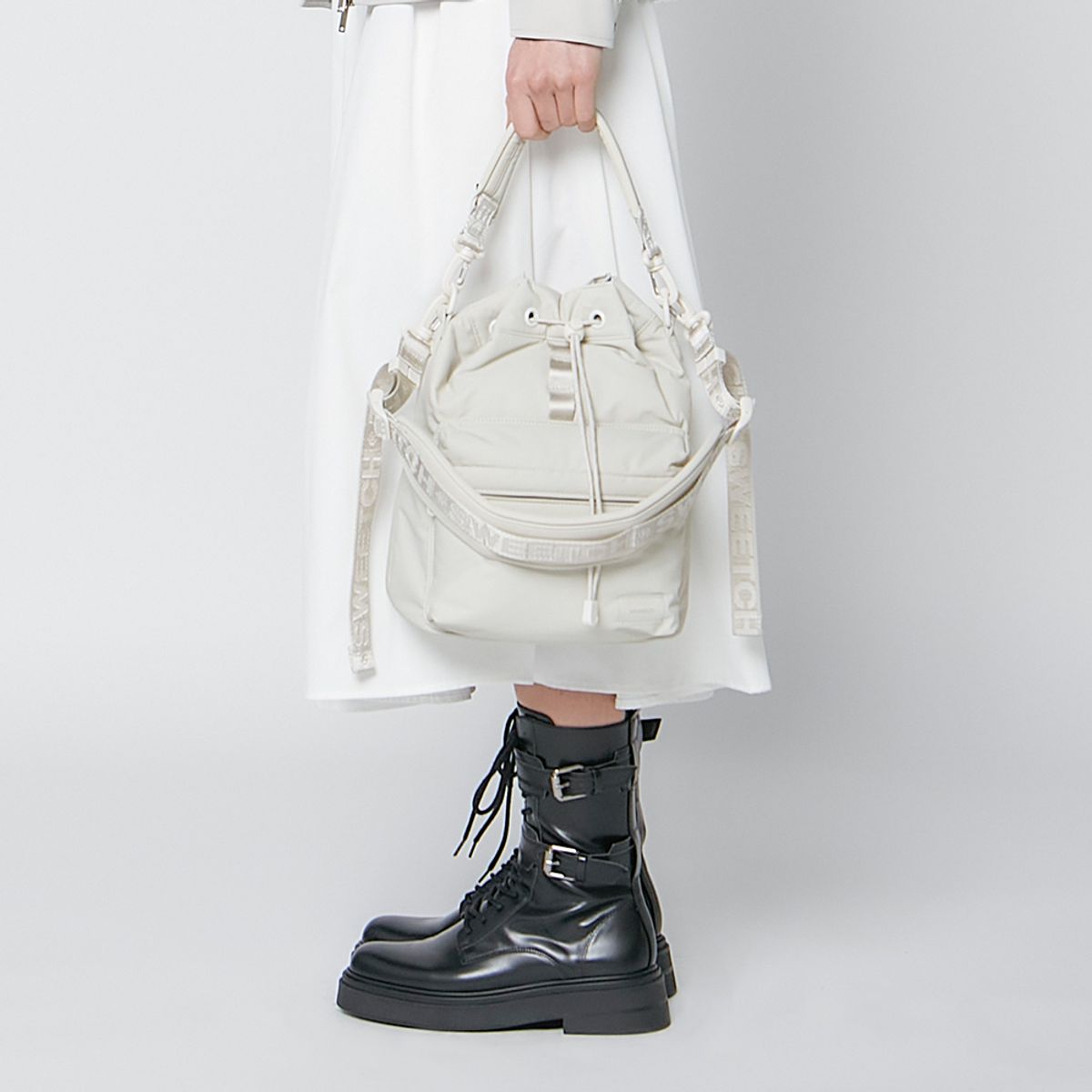 스위치(SWEETCH) CITY BOYS BUCKET BAG 002 M Cream