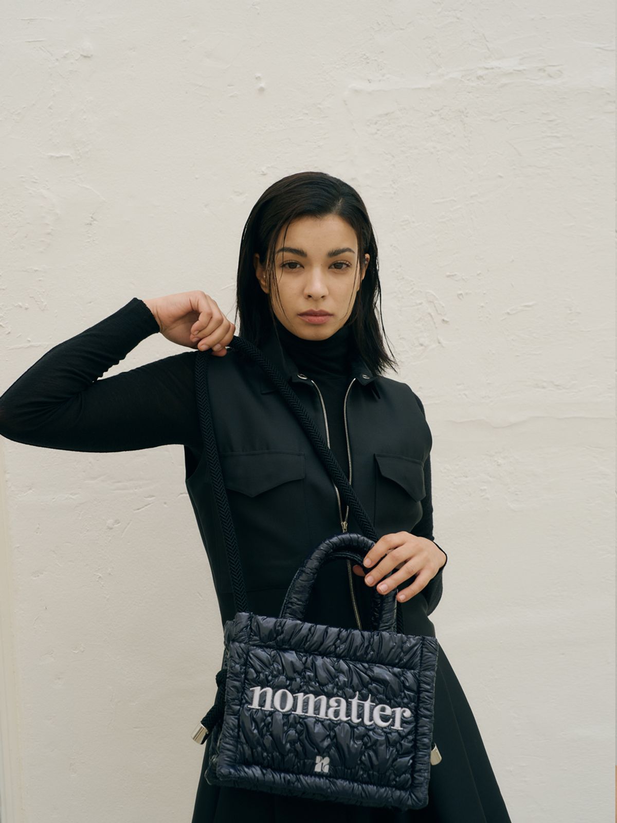 노메터(NOMATTER) 북토트 스몰- 블랙 / 글로시네이비