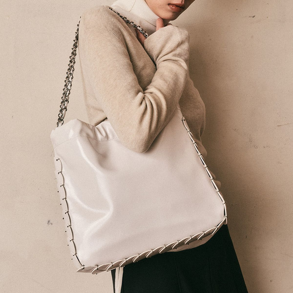 에이앤레이(AEIREI) AR_Leather chain shoulder bag_2color