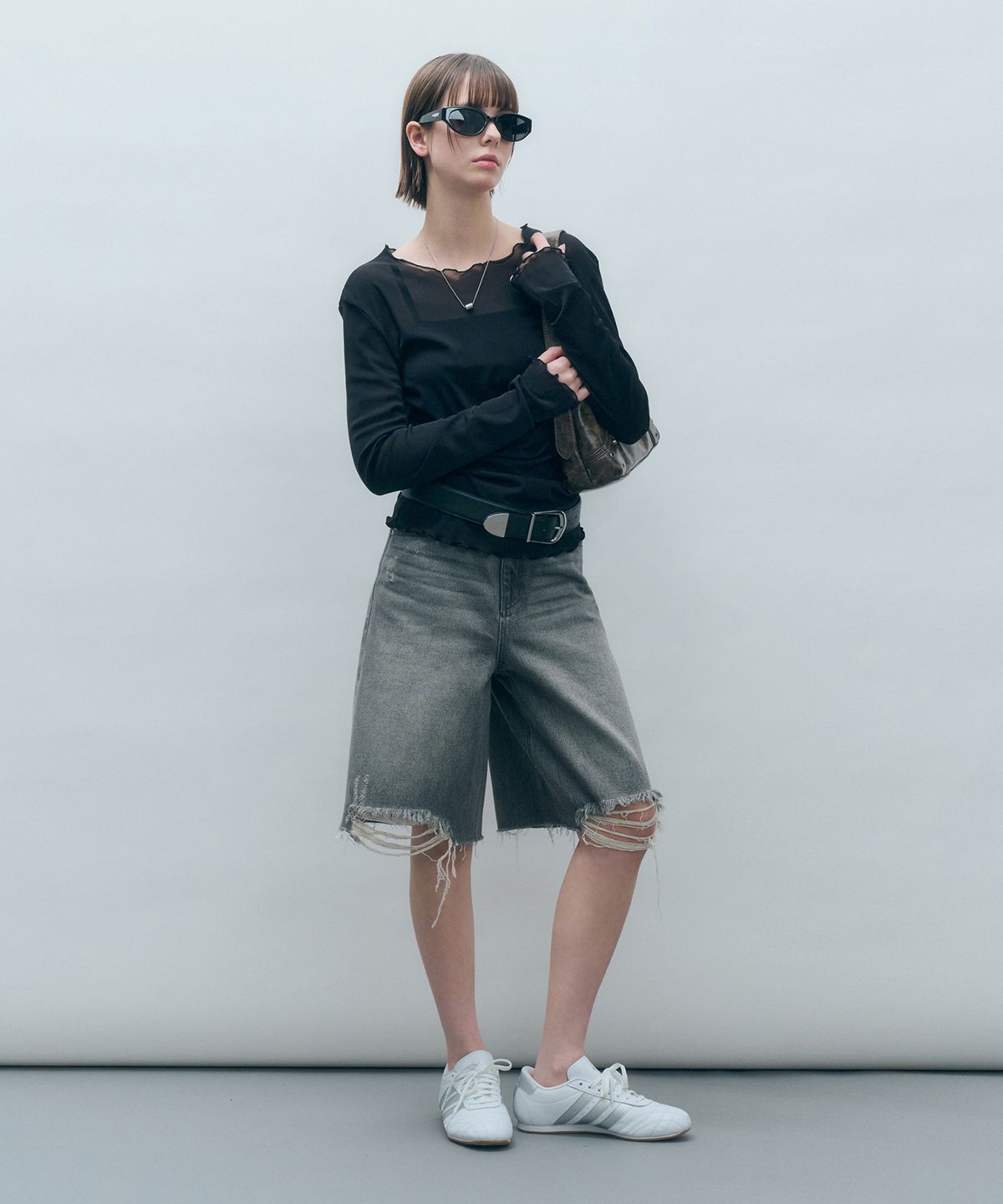몽돌(MONGDOL) 사이드 셔링 메쉬 롱슬리브 블랙 MDTS061BLACK