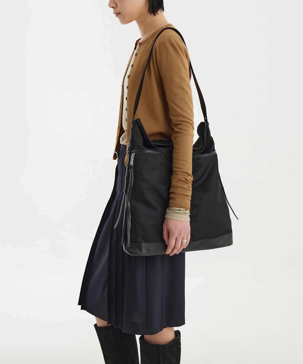 유스(YOUTH) Buttoned Knit Cardigan - Brown
