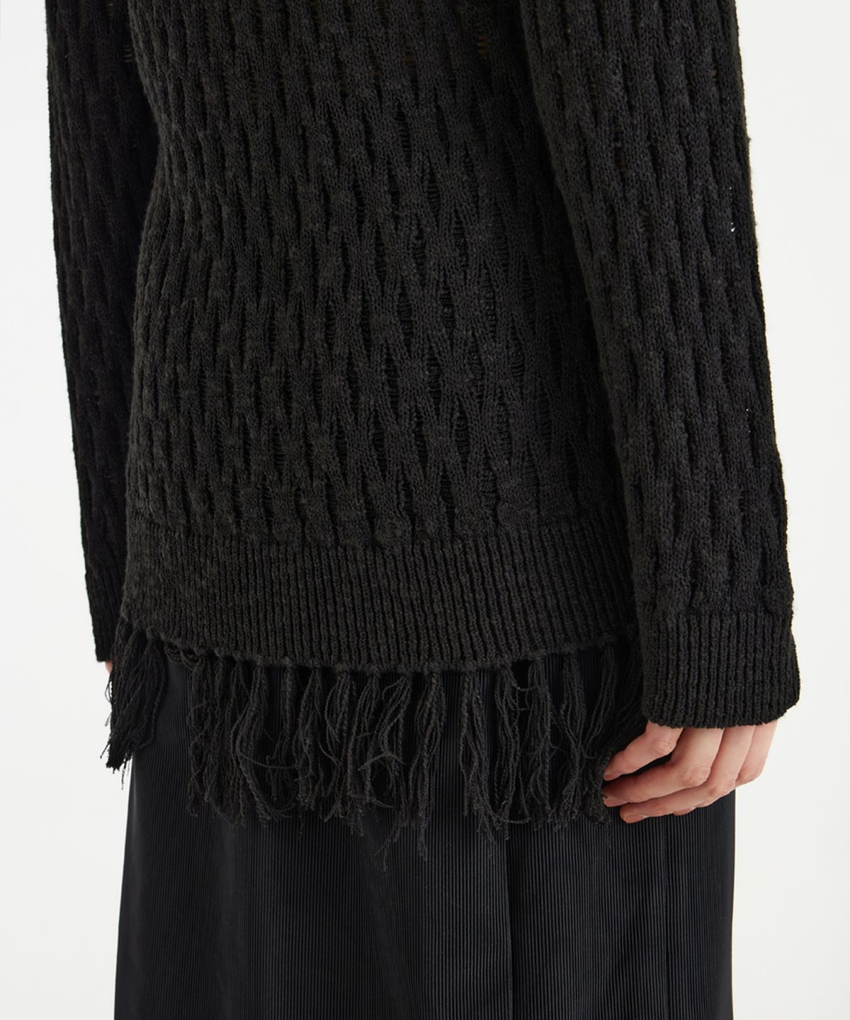 유스(YOUTH) Tassel Crewneck Knit Top - Black