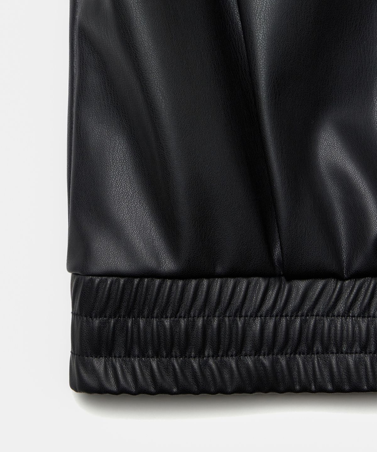유스(YOUTH) Faux Leather Bomber - Black