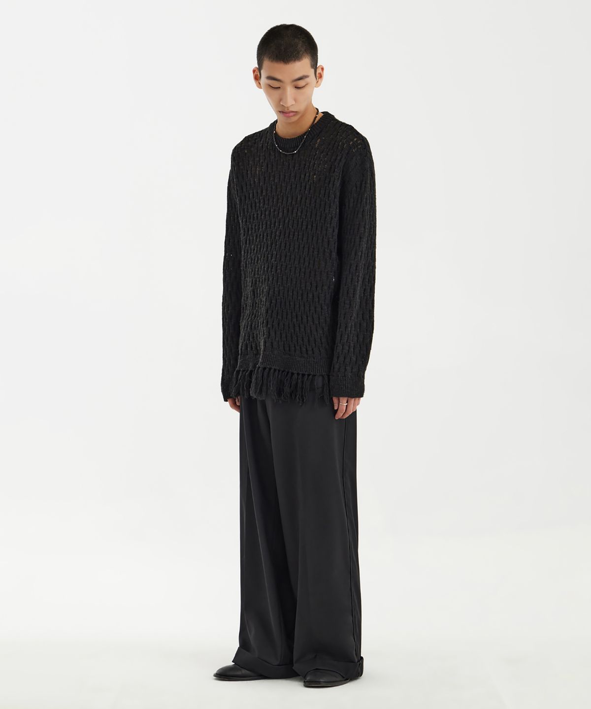 유스(YOUTH) Tassel Crewneck Knit Top - Black