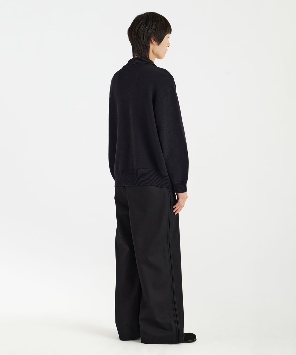 유스(YOUTH) Asymmetric Knit Collar T-Shirt - Black