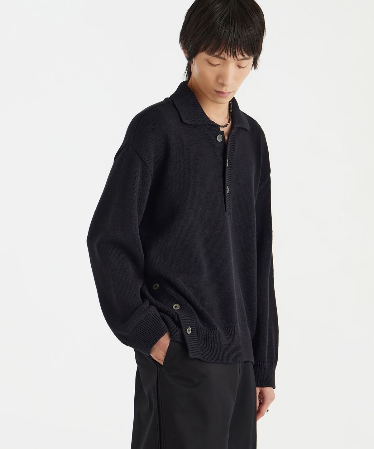 유스(YOUTH) Asymmetric Knit Collar T-Shirt - Black