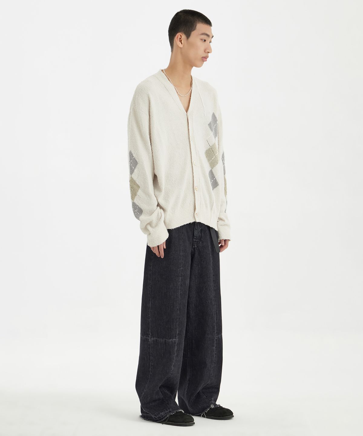유스(YOUTH) Argyle Hand Stitch Knit - Ivory