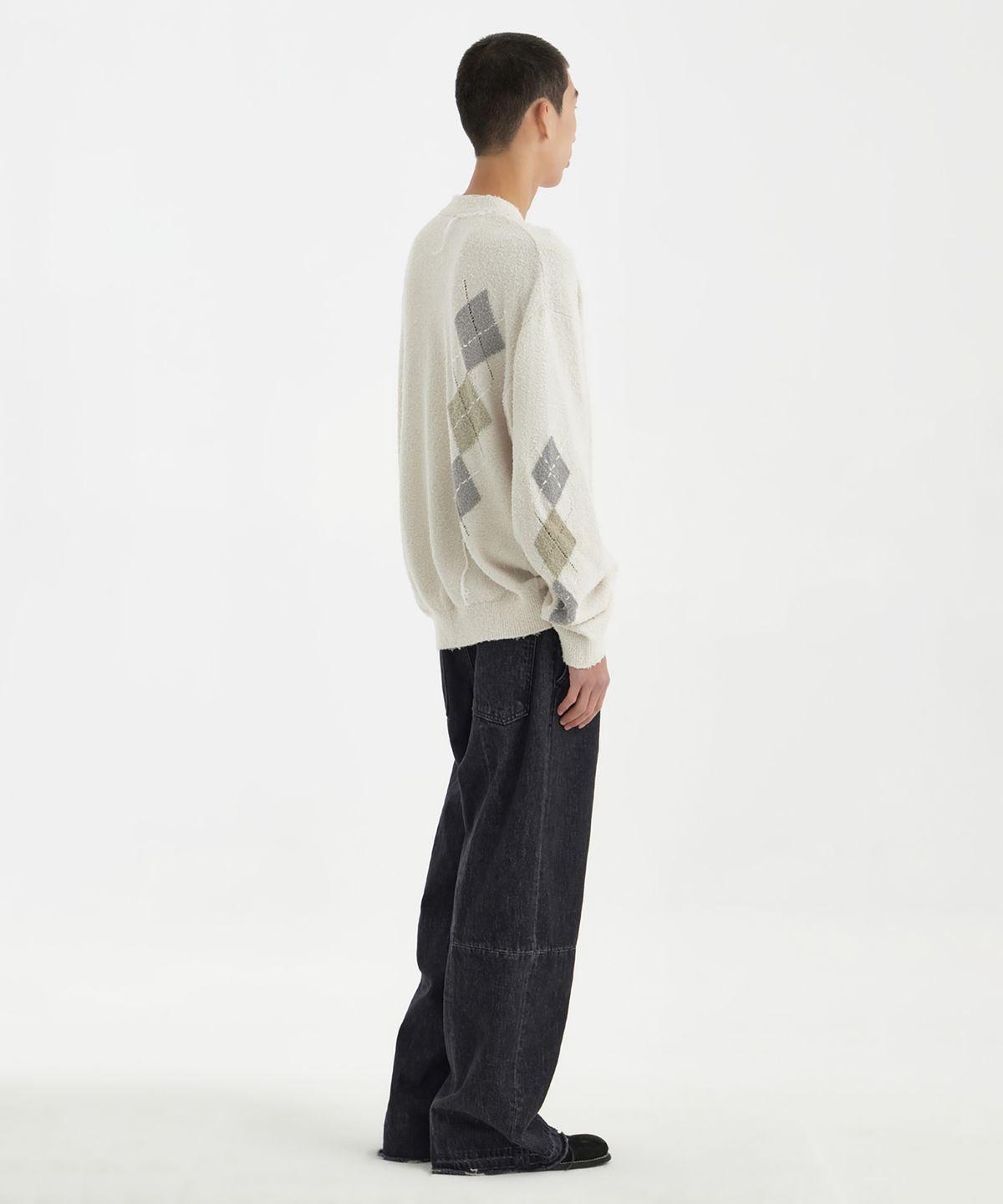 유스(YOUTH) Argyle Hand Stitch Knit - Ivory