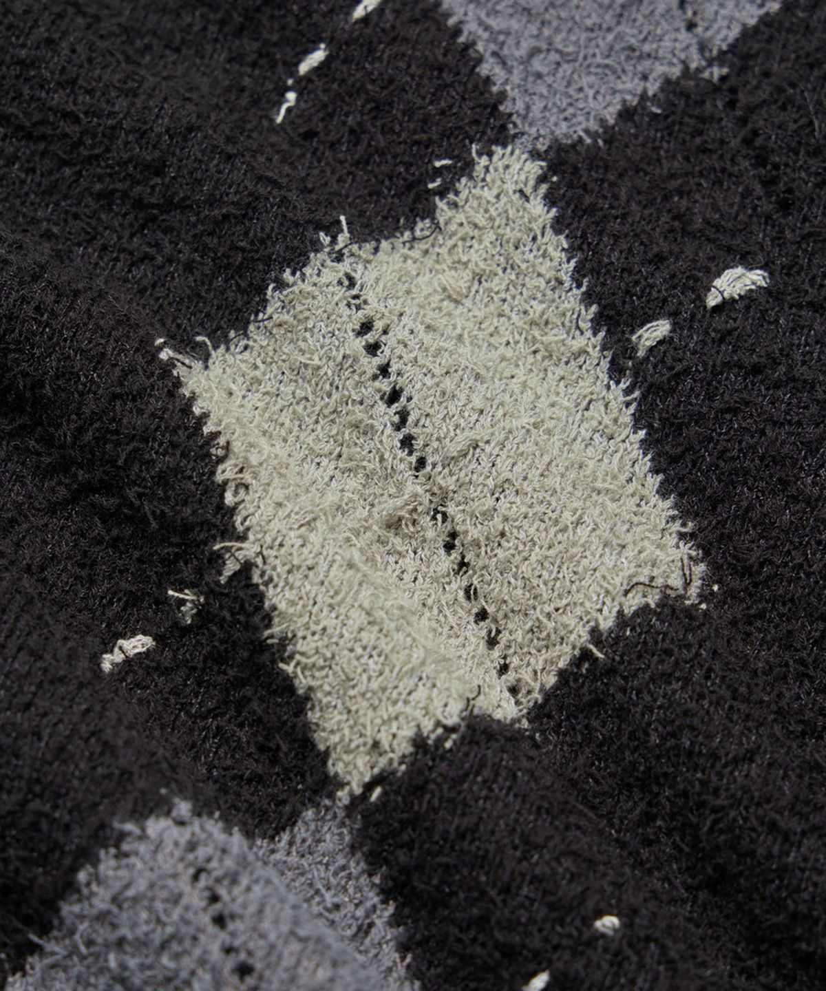 유스(YOUTH) Argyle Hand Stitch Knit - Black
