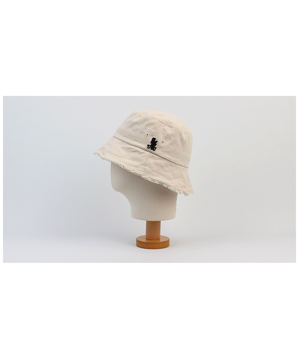 유니버셜 케미스트리(UNIVERSAL CHEMISTRY) Vintage Ivory Wire Bucket Hat 빈티지버킷햇