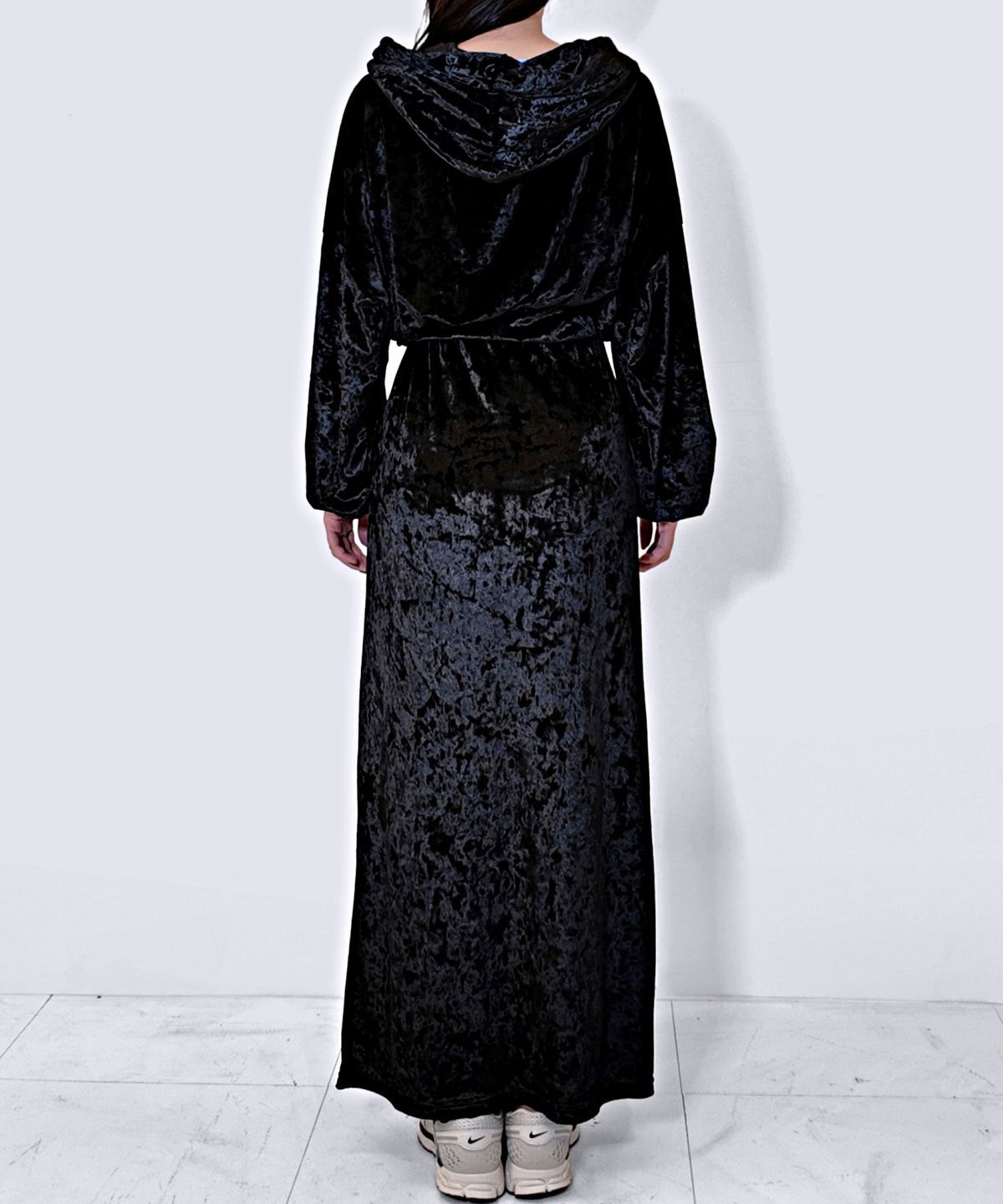 블랙크러쉬(BLACRUSH) Velvet String Crop Hoodie