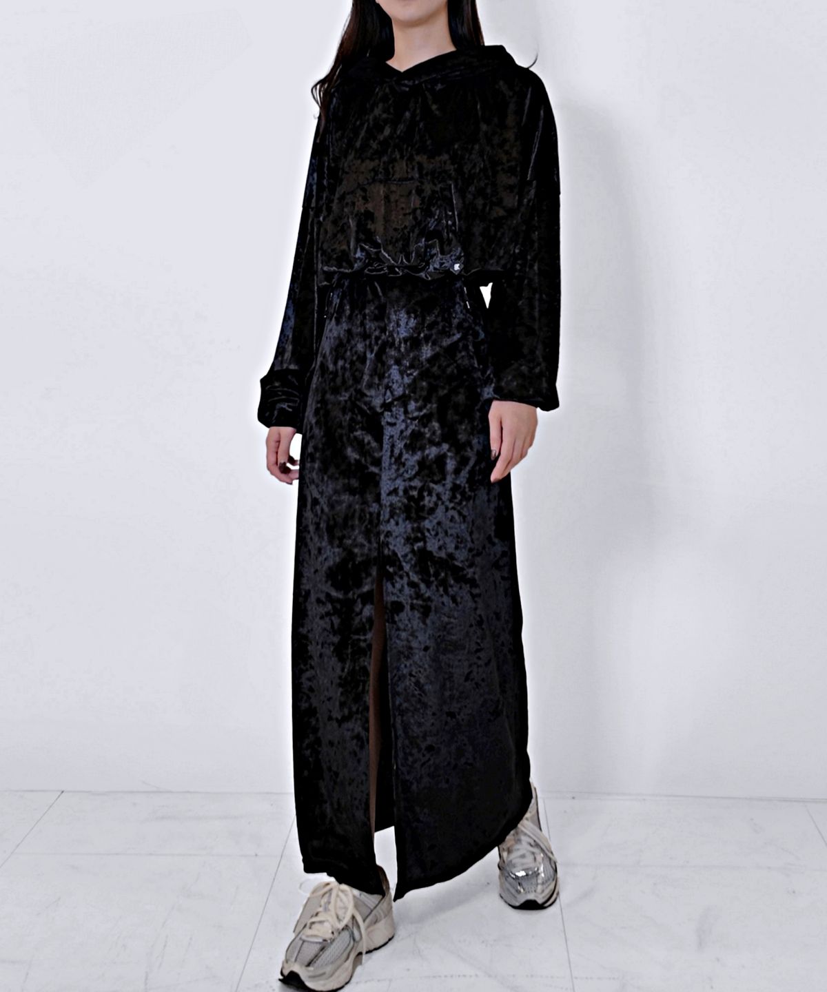 블랙크러쉬(BLACRUSH) Velvet Slit Long Skirt