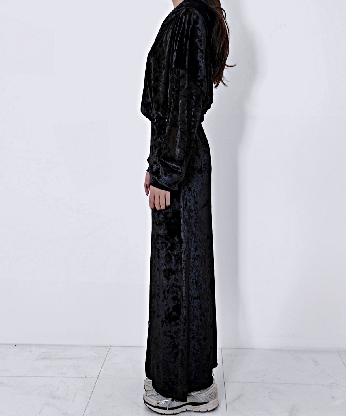 블랙크러쉬(BLACRUSH) Velvet Slit Long Skirt
