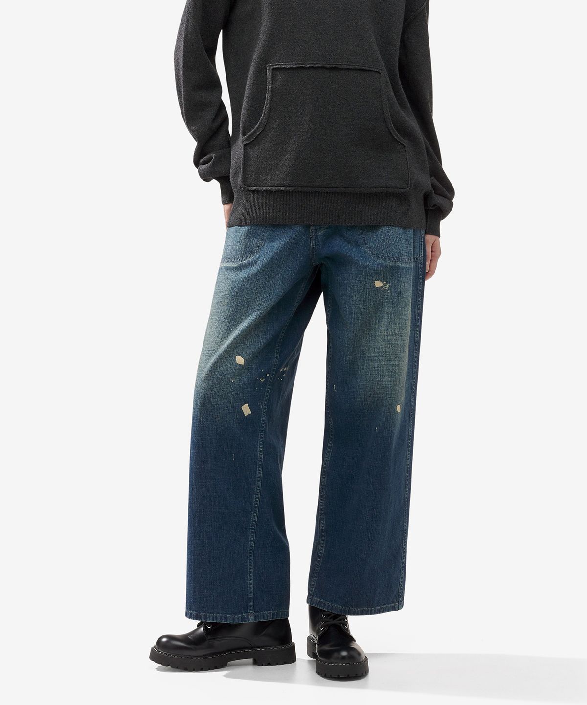 메종 마르지엘라(MAISON MARGIELA) 페인팅 디테일 데님 팬츠 - 그린캐스트 인디고 / S51KA0592S30877961