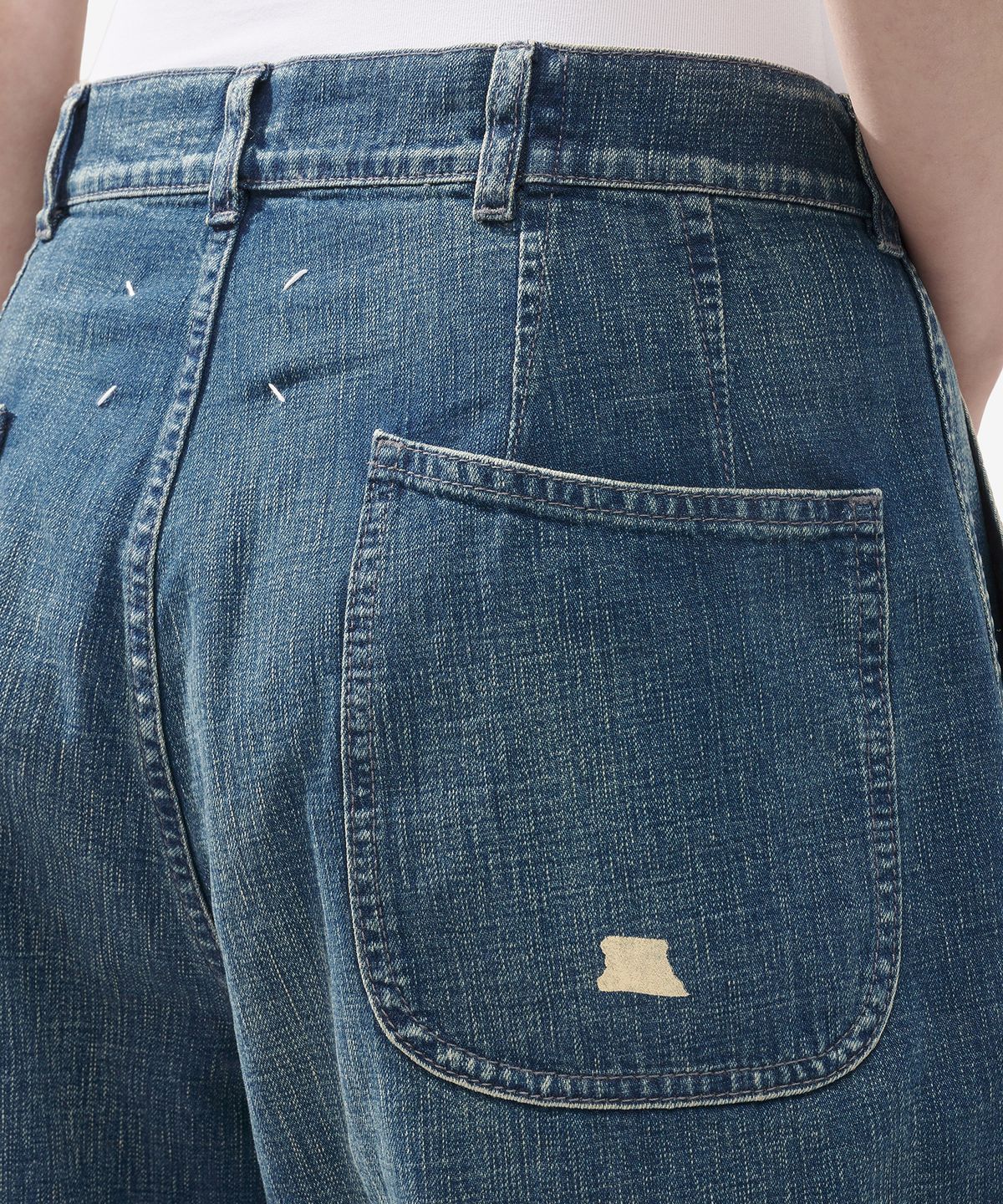 메종 마르지엘라(MAISON MARGIELA) 페인팅 디테일 데님 팬츠 - 그린캐스트 인디고 / S51KA0592S30877961