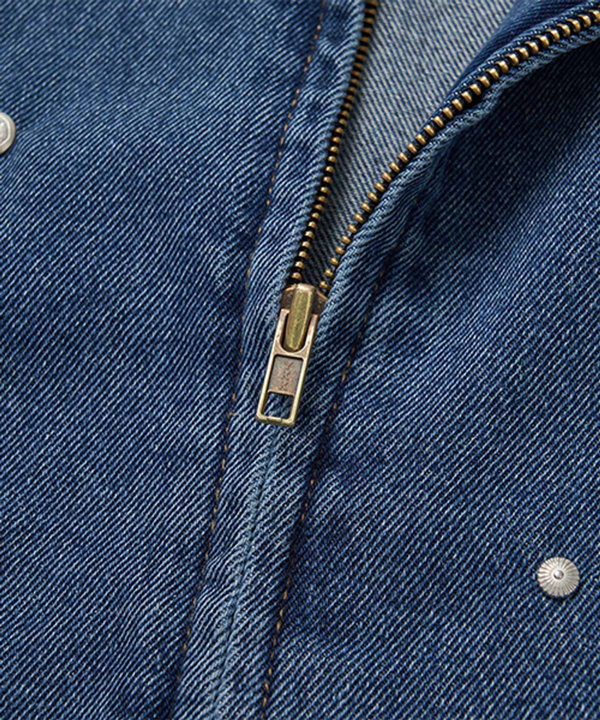 위캔더스(WKNDRS) STUDDED DENIM JACKET (DENIM)