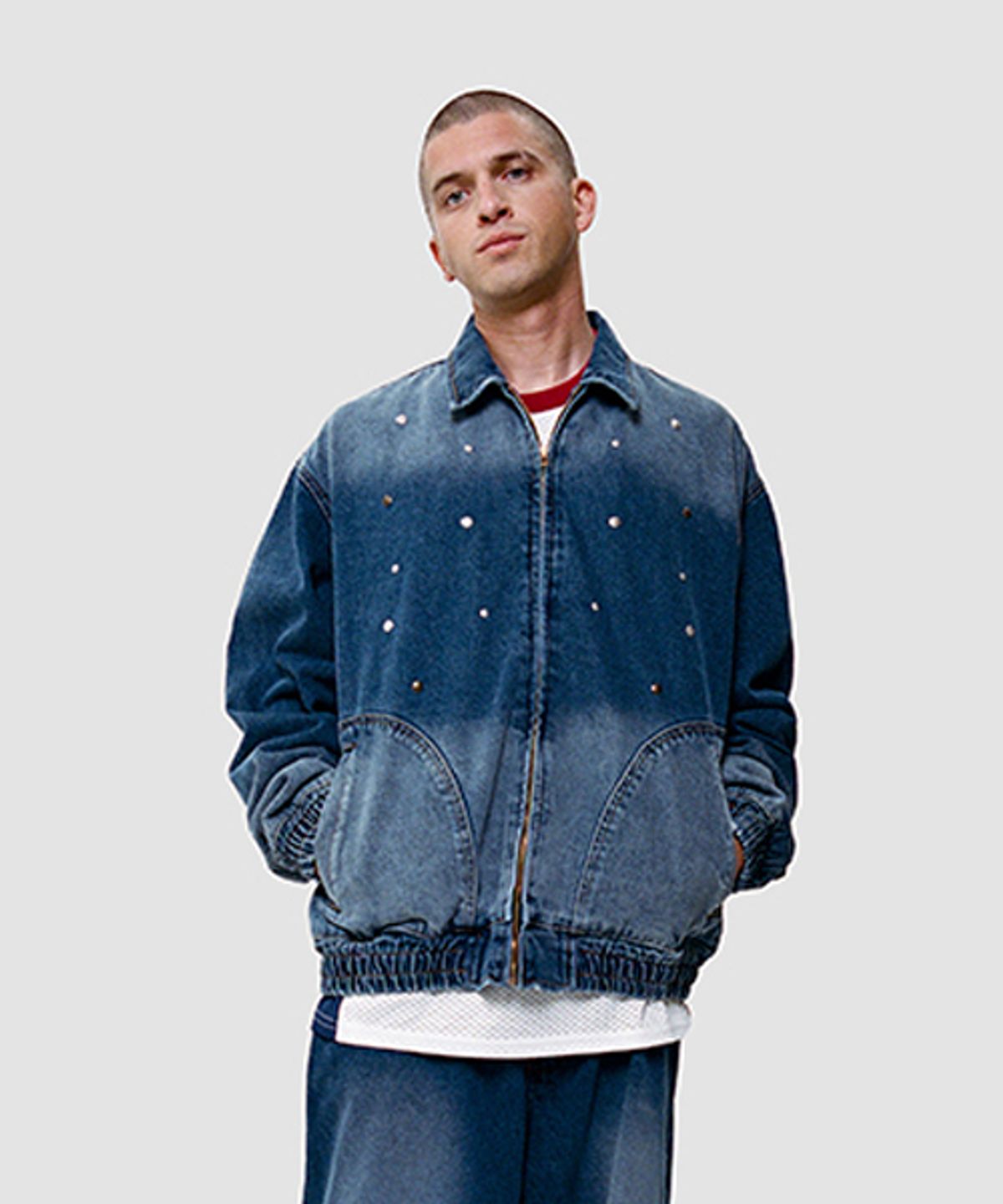 위캔더스(WKNDRS) STUDDED DENIM JACKET (DENIM)