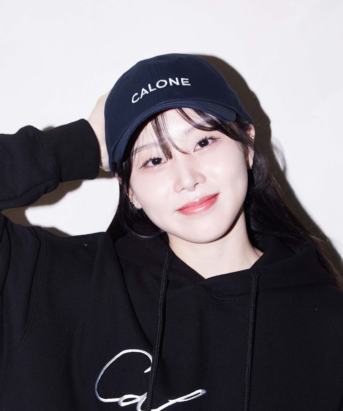 칼론(CALONE) 칼론 로고 코튼 볼캡 네이비