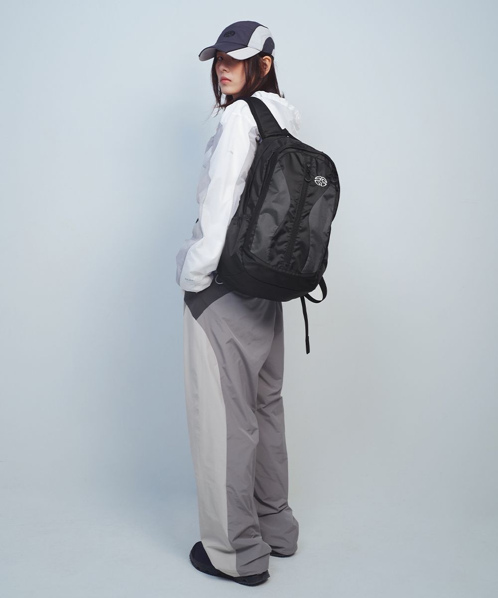 MUSINSA | MAHAGRID ECLIPSE WAVE BACKPACK BLACK(MG2ESMAB53A)