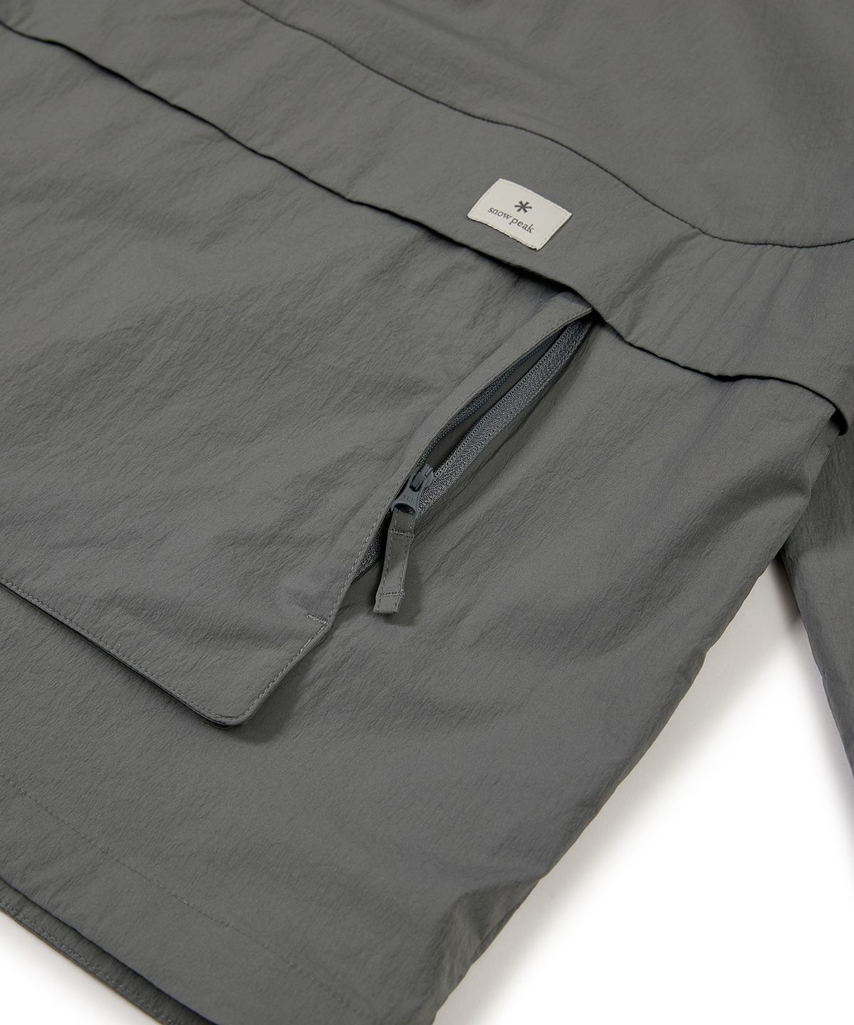 스노우피크 어패럴(SNOWPEAK APPAREL) 루트 스탠드넥 아노락 Dark Gray (S24MMRAN60)