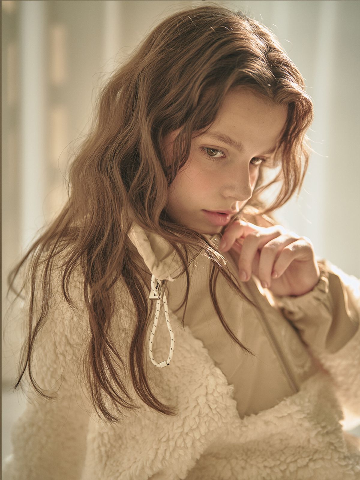 르플레(refle.t) [파리스] 컬리 플리스 아노락 (크림/베이지)