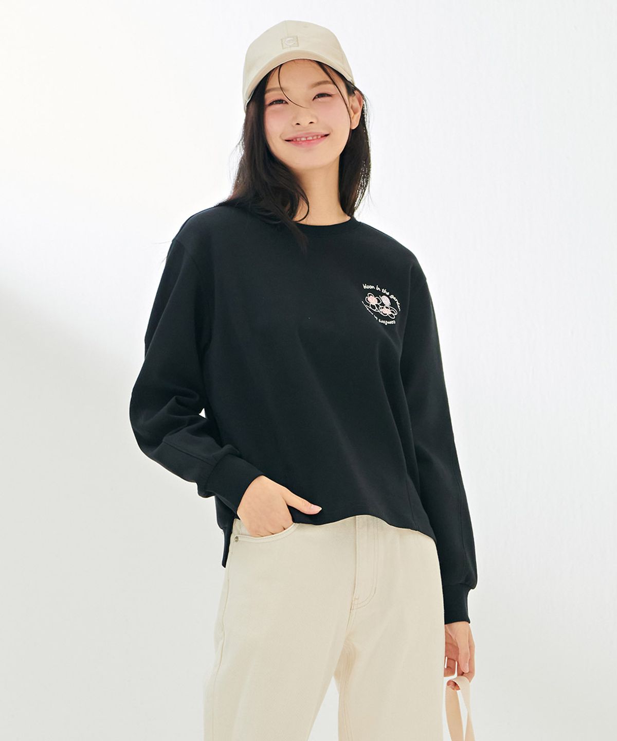 체이스컬트(CHASECULT) 여성 밑단 변형 맨투맨 티셔츠-DARG5164B03