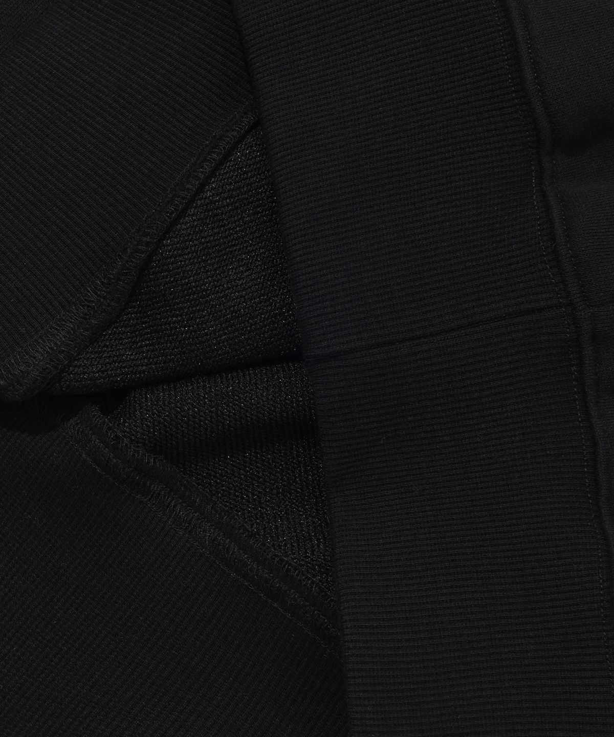피지컬 디파트먼트(PHYSICAL DEPARTMENT) METAL STRAWBERRY CROP HOODIE BLACK