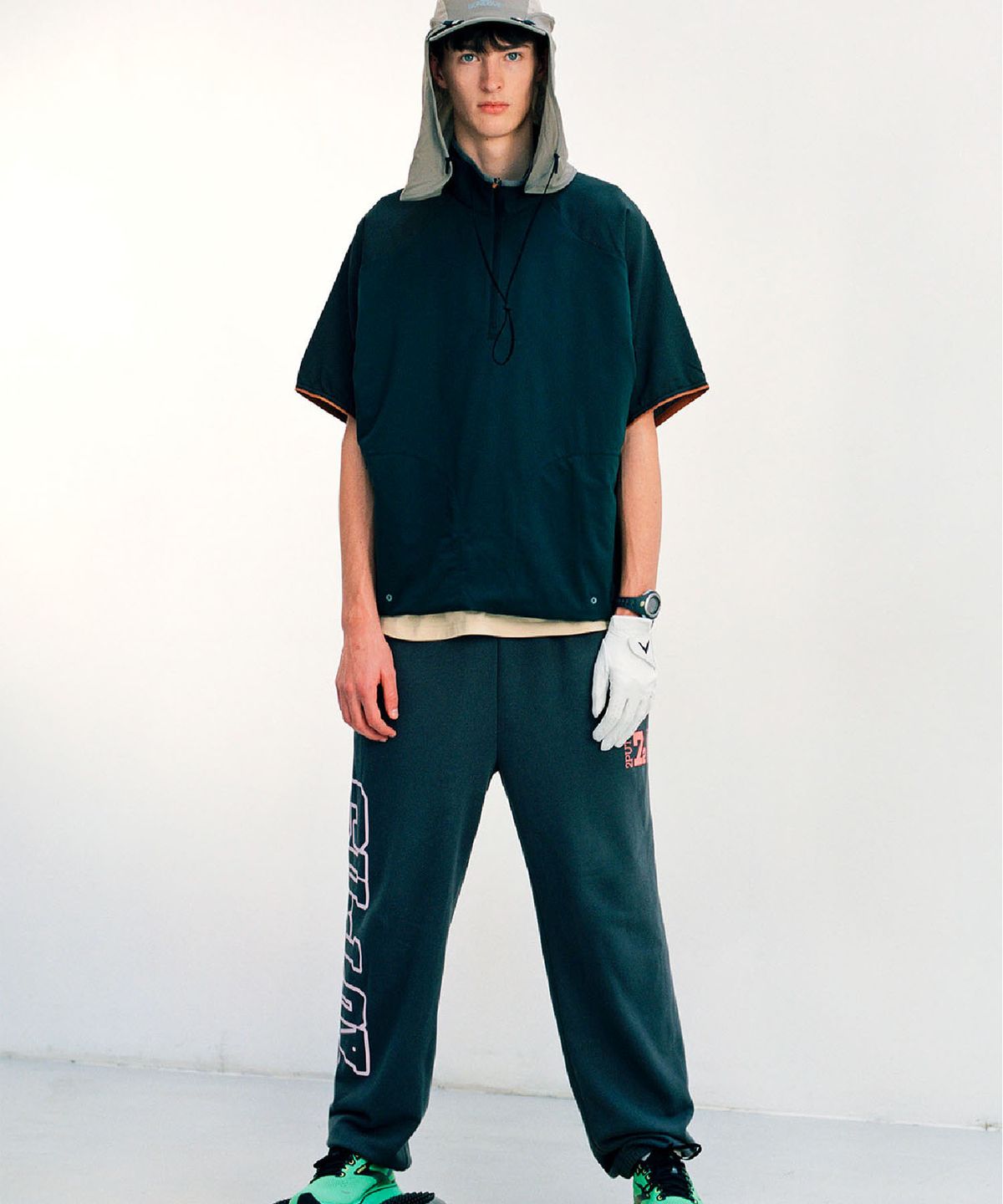 썬러브투어(SUNLOVETOUR) Stroke Sweatpants Charcoal