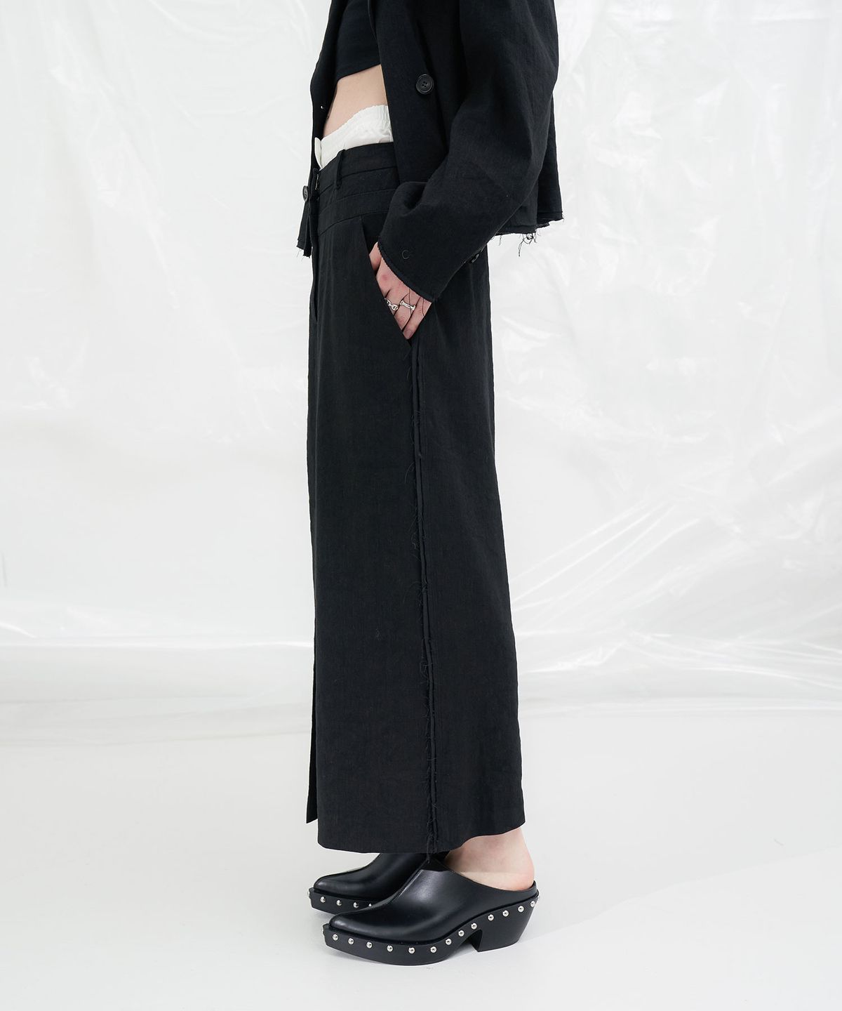 유센틱(YUTHENTIC) 린넨 스커트 블랙 AW4SS21010