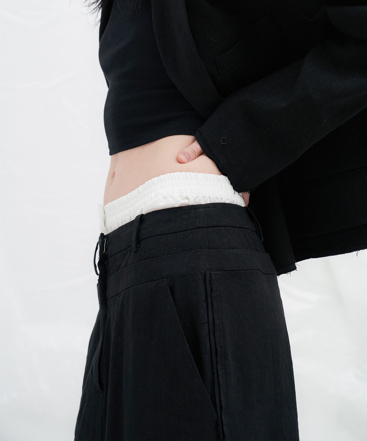 유센틱(YUTHENTIC) 린넨 스커트 블랙 AW4SS21010