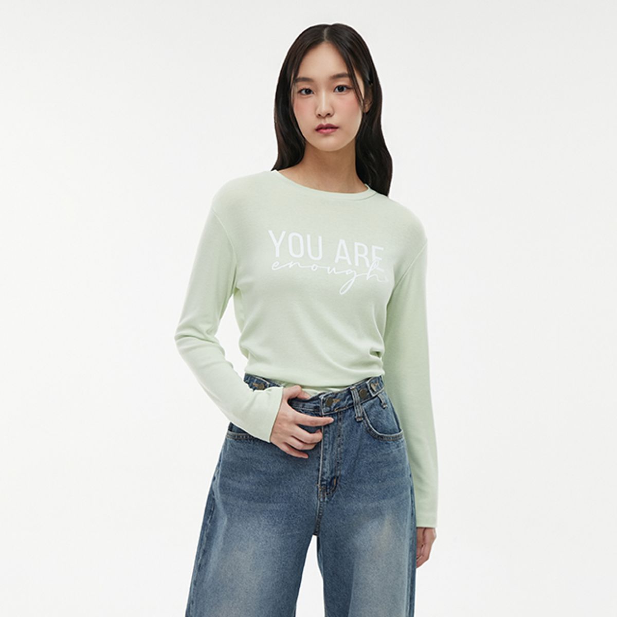 랩(LAP) 레터링 슬림 레이온 티셔츠 AQ1CT281