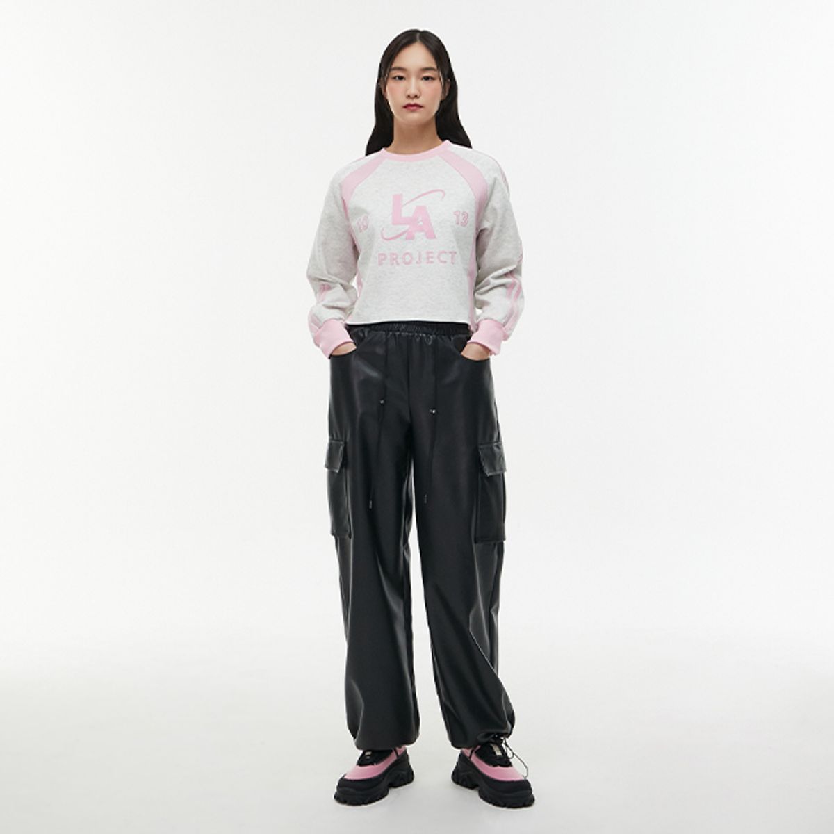 랩(LAP) 카고포켓 허리밴딩 레더 팬츠 AQ1LP260