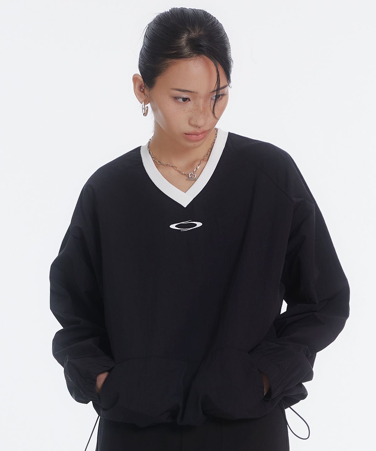 노이아고(NOIAGO) NOI1153 V넥 나일론 롱슬리브 (블랙)