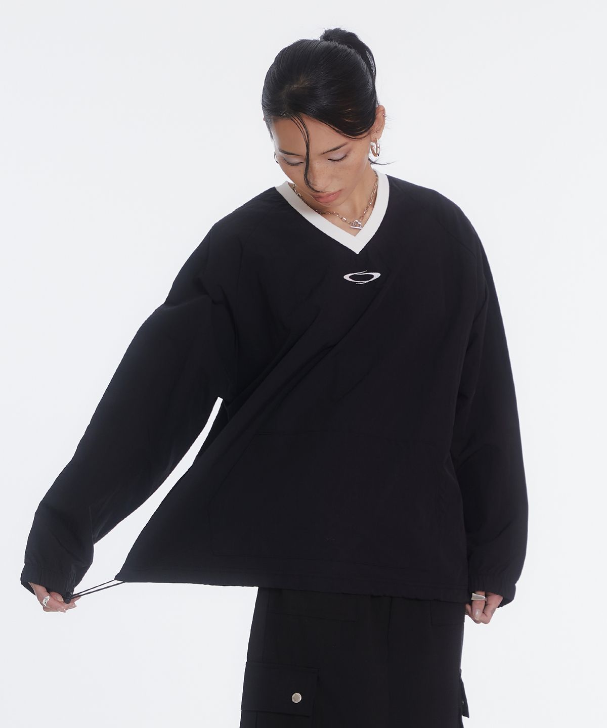 노이아고(NOIAGO) NOI1153 V넥 나일론 롱슬리브 (블랙)