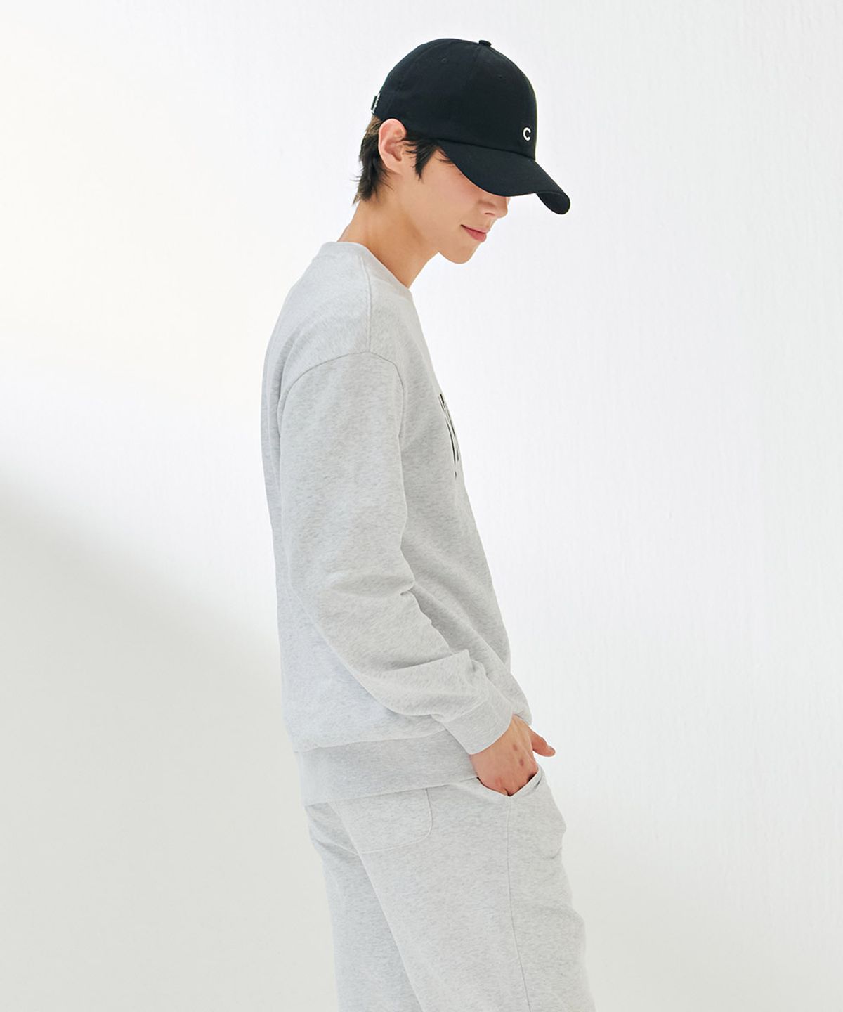 체이스컬트(CHASECULT) 공용 그래픽 로고 맨투맨 티셔츠-DARU5115B0E