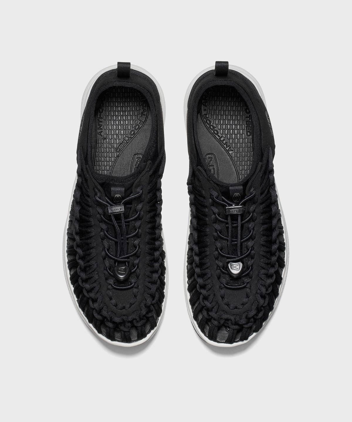 킨(KEEN) 유니크 O3 샌들 Black