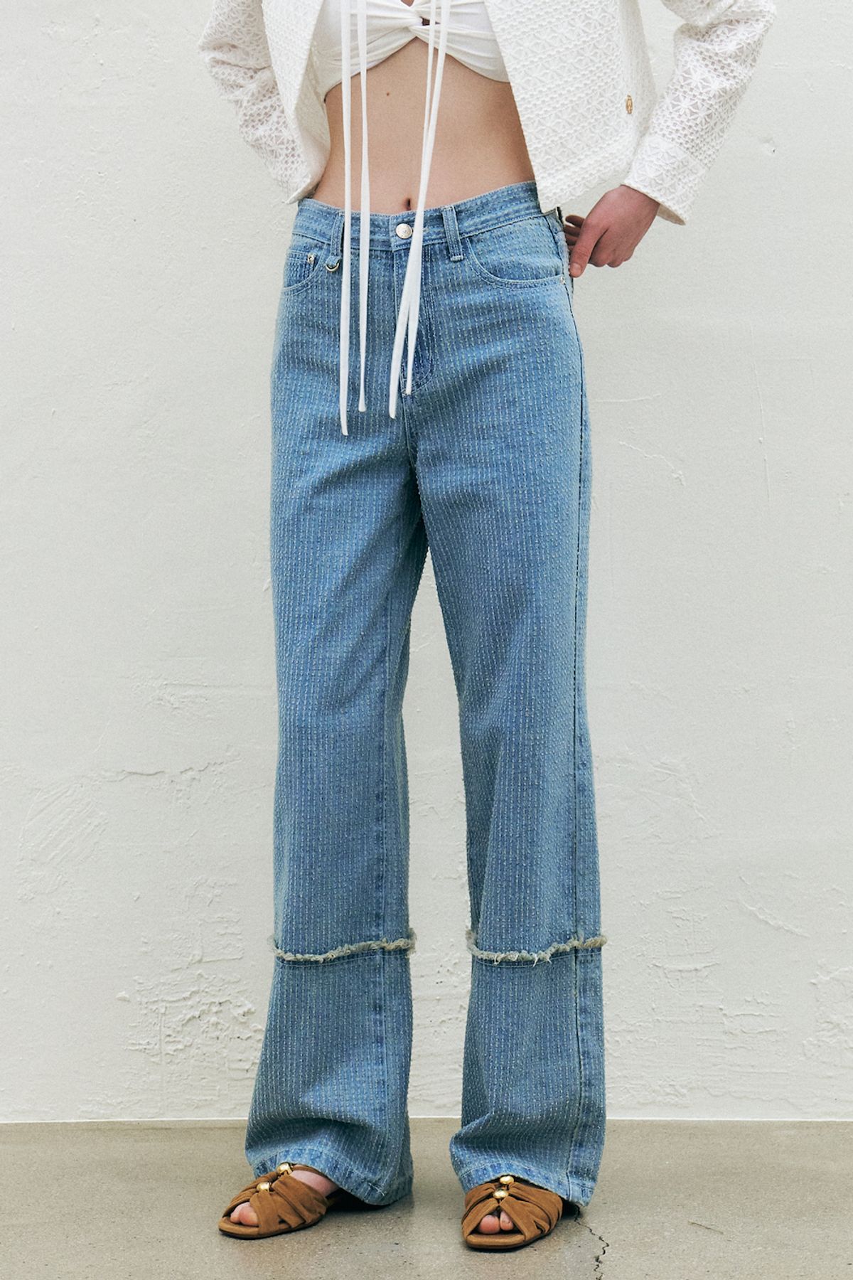 쿠메(KUMÉ) Punched Semi-wide Denim Pants, Light Blue