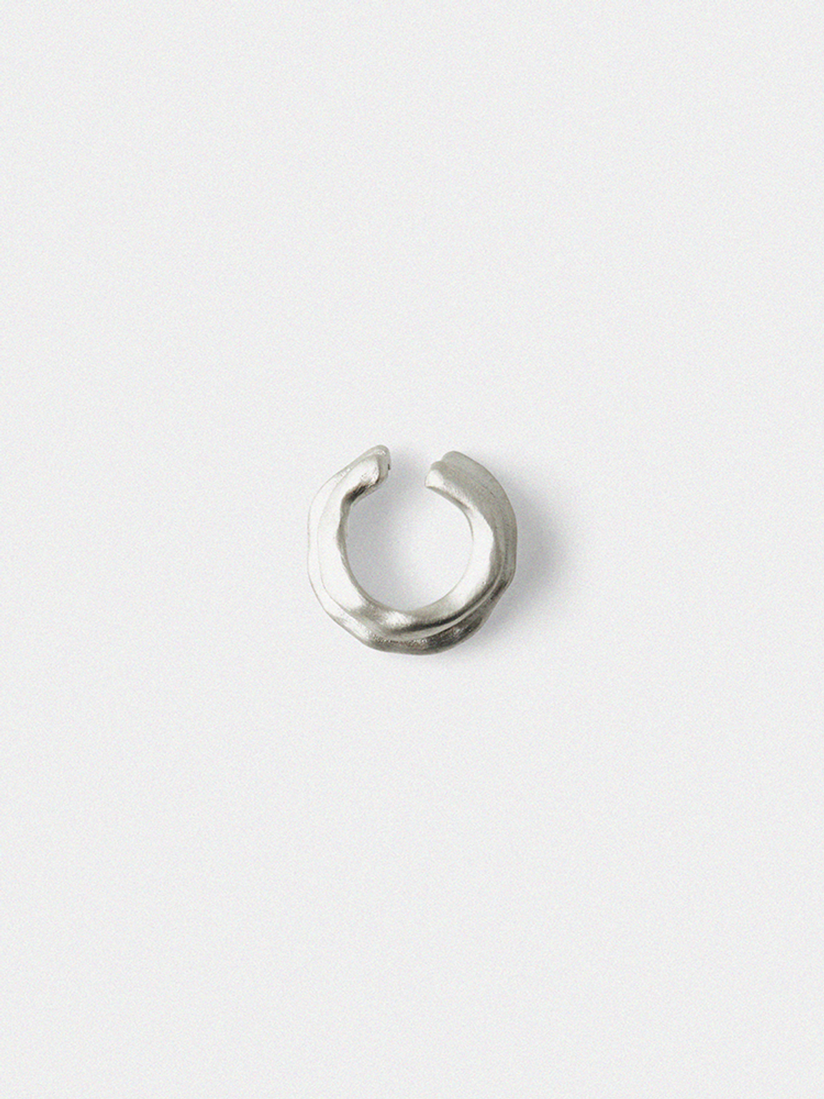 도우하브(DOUHAB) Heyuz double layered ear cuff_Matt silver