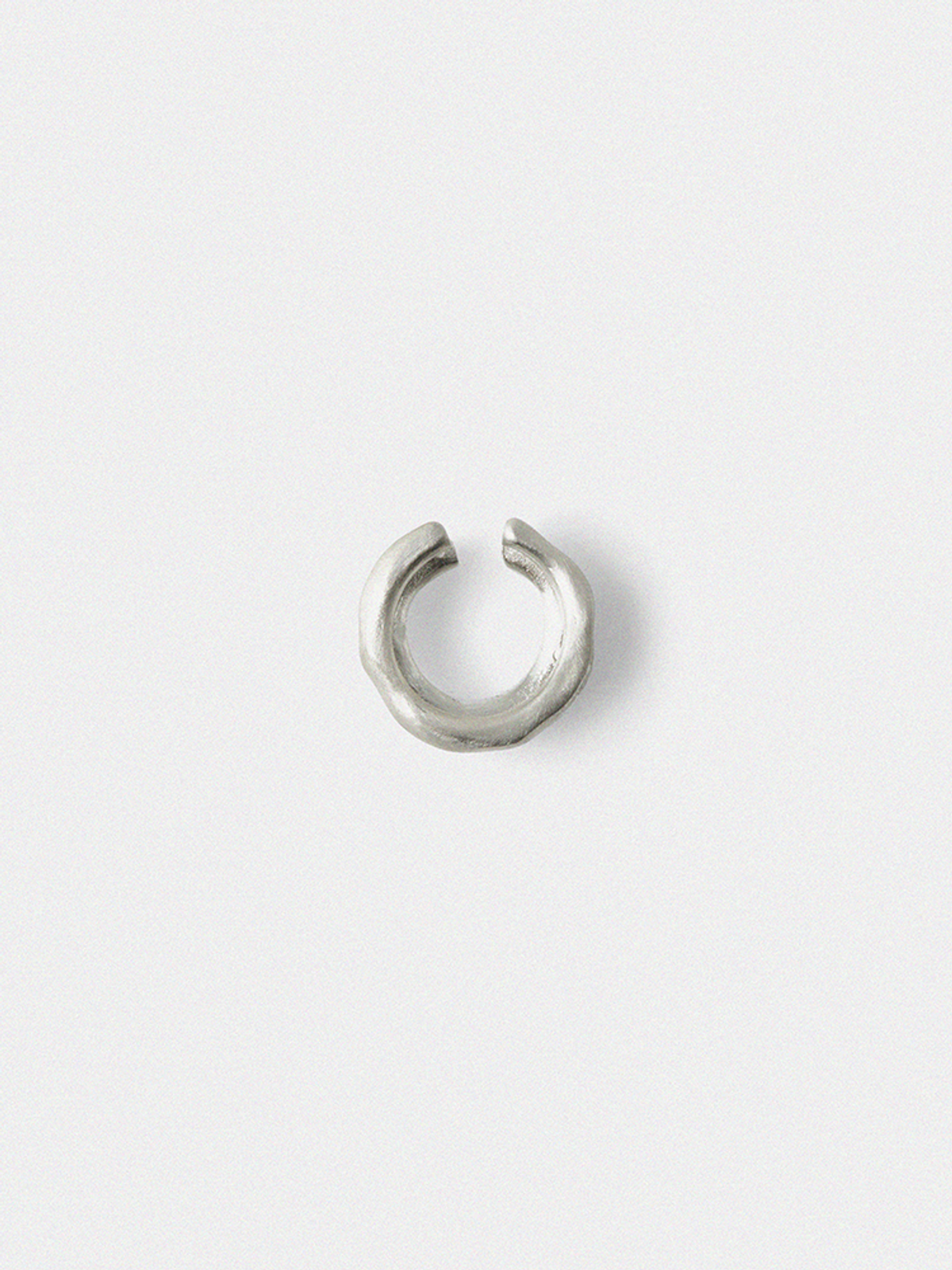 도우하브(DOUHAB) Heyuz double layered ear cuff_Matt silver
