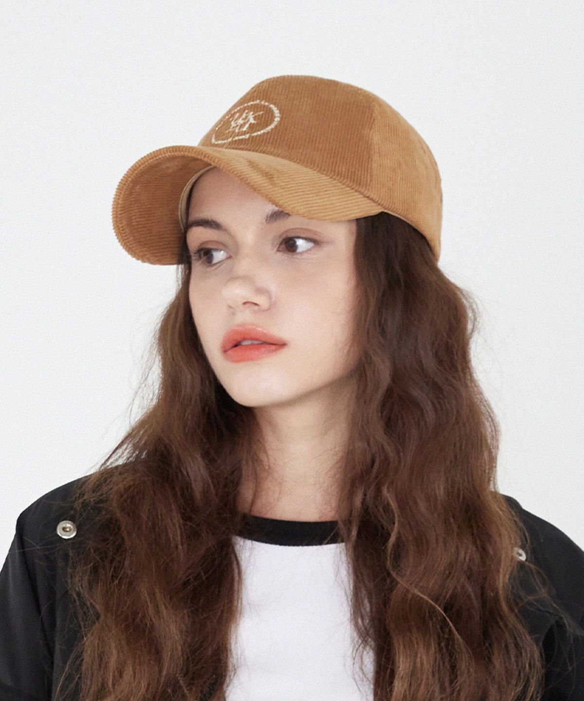 유룩(ULUK) 루시다c 자수 코듀로이 볼캡_Beige