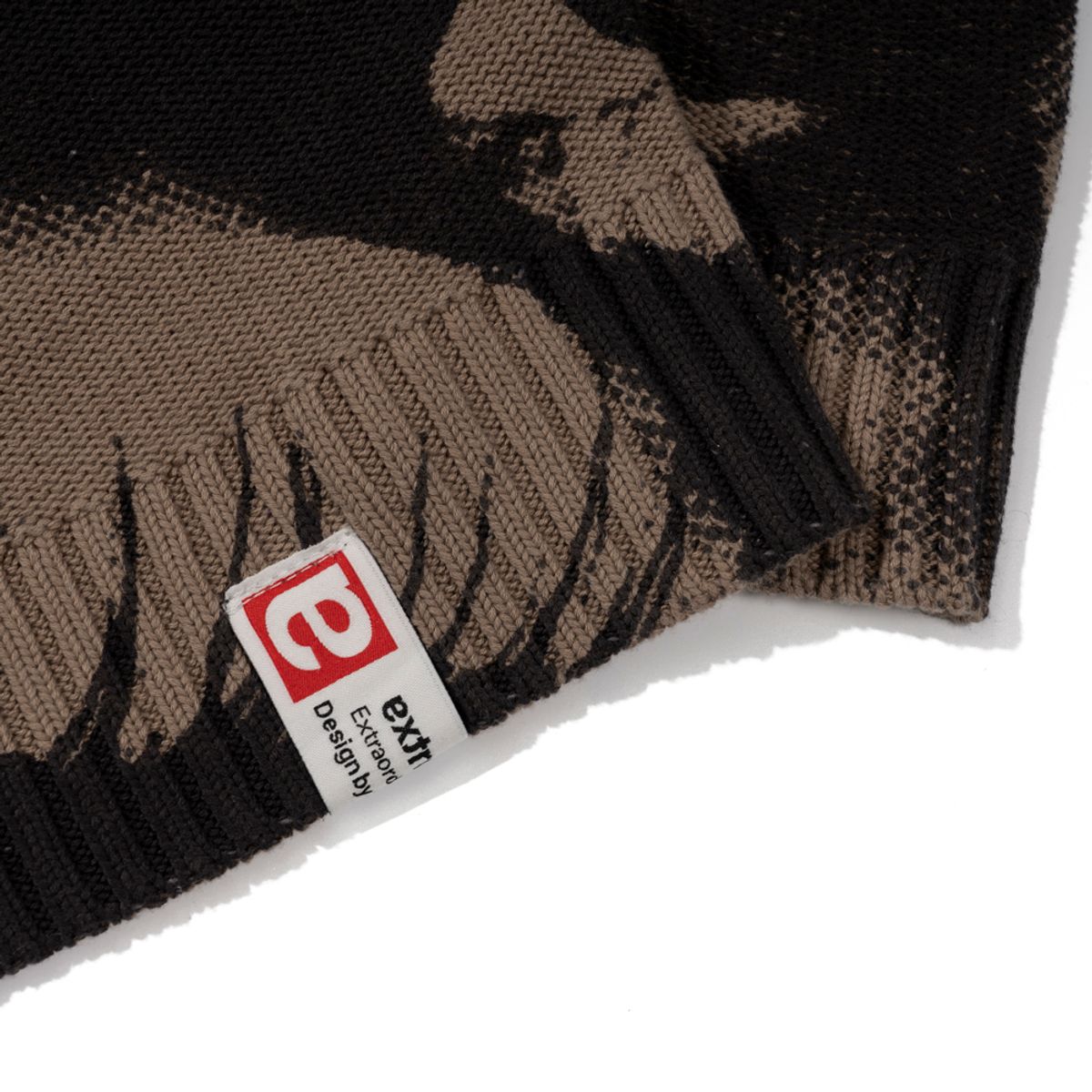 엑스트라오디너리(EXTRAORDINARY) EYES PRINTING SWEATER  BEIGE