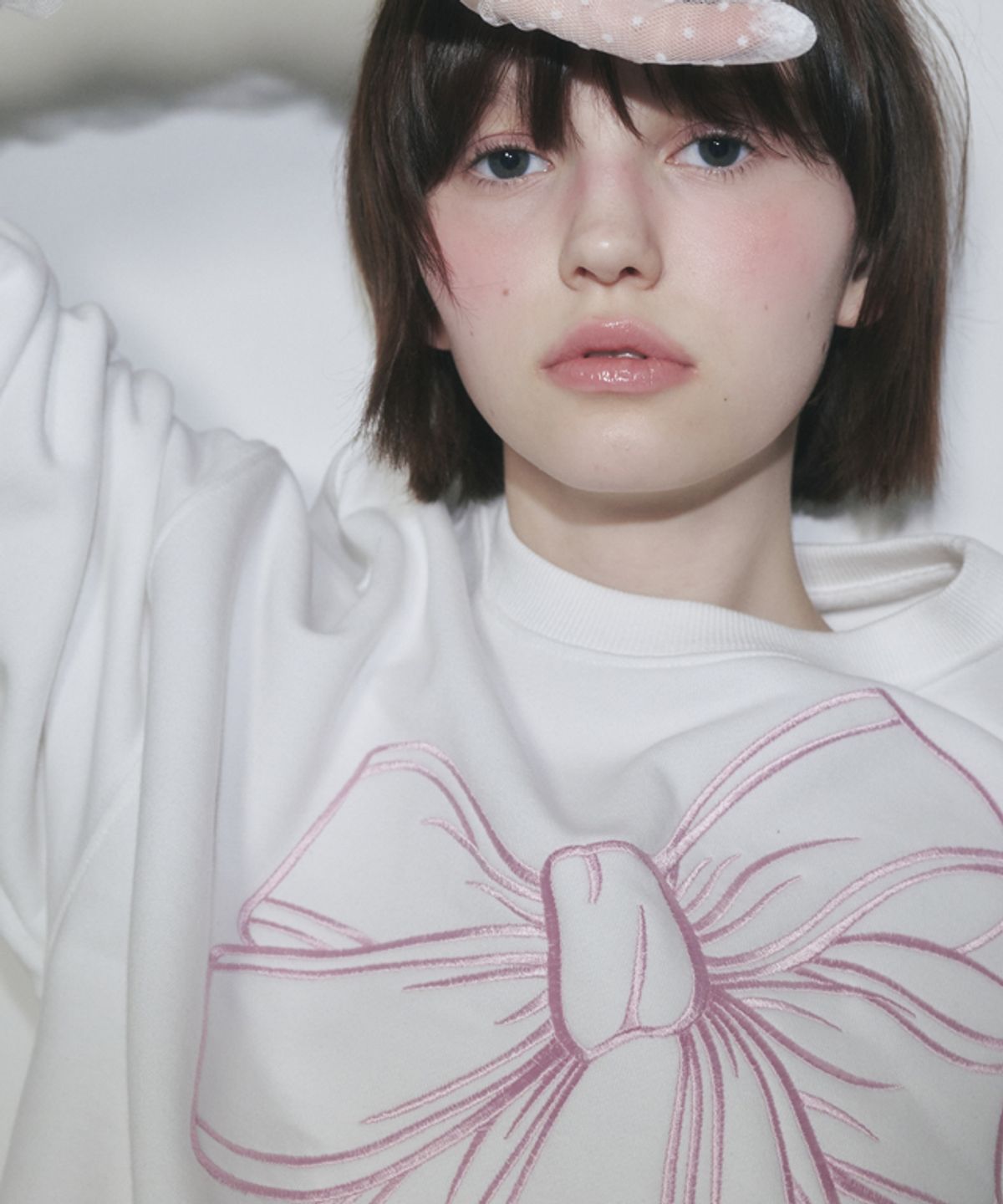 론론(RONRON) BIG RIBBON LINE SWEATSHIRT WHITE PINK