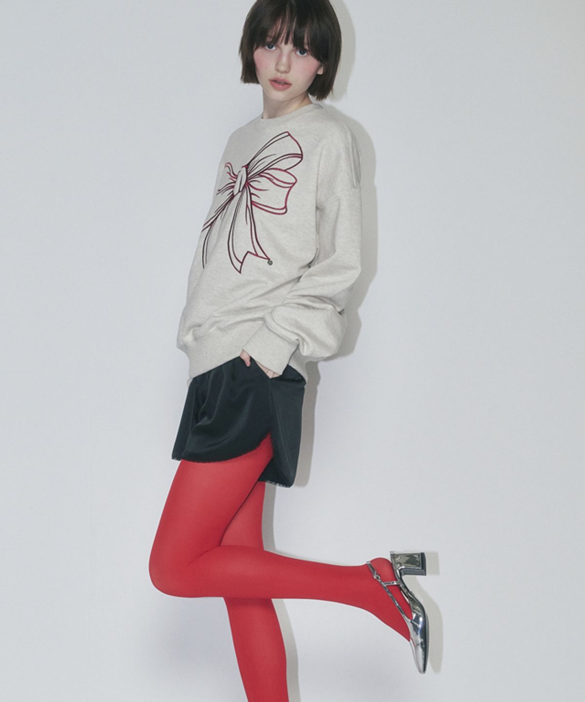 론론(RONRON) BIG RIBBON LINE SWEATSHIRT OATMEAL