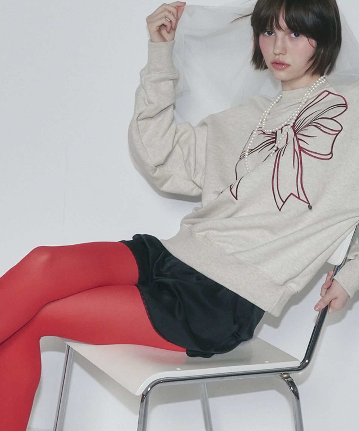 론론(RONRON) BIG RIBBON LINE SWEATSHIRT OATMEAL