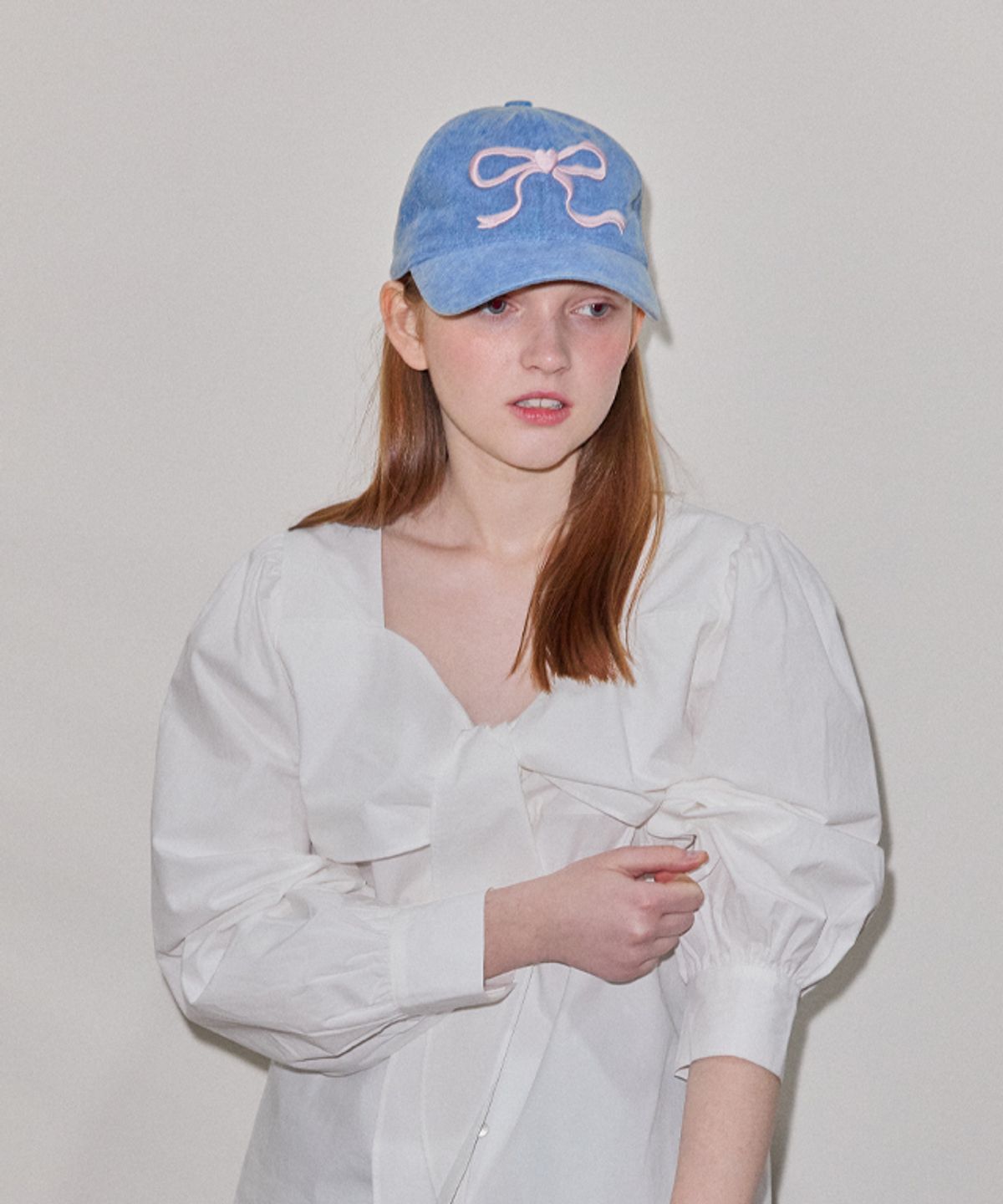 론론(RONRON) HEART RIBBON BALL CAP BLUE